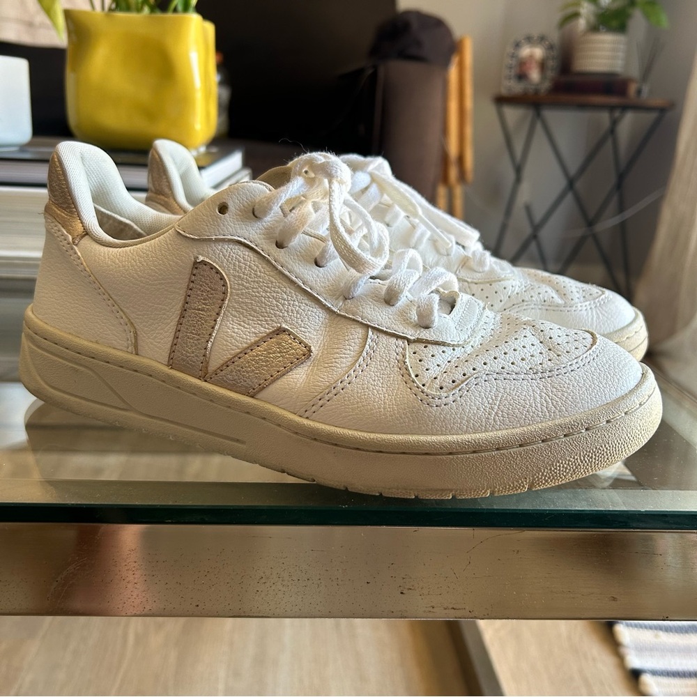 Women’s Veja V-10 Bicolor Leather Low-Top Sneakers